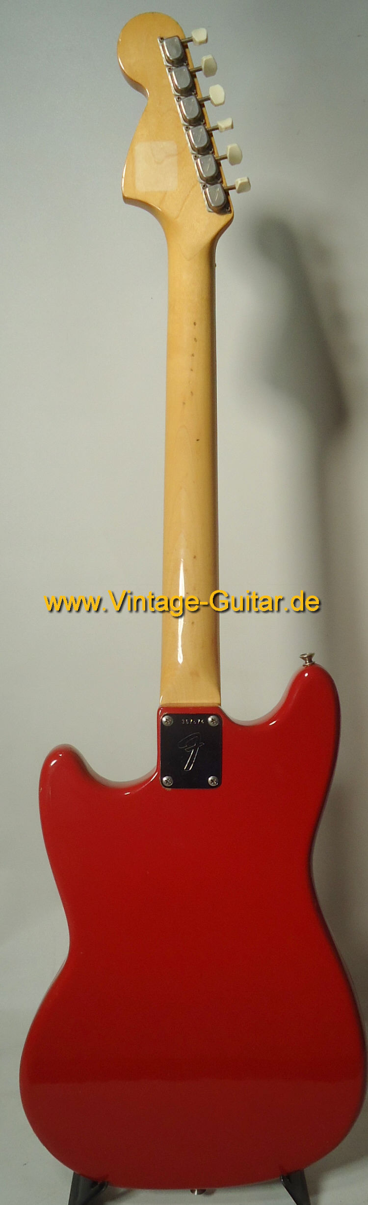 Fender Musicmaster 1972 b.jpg